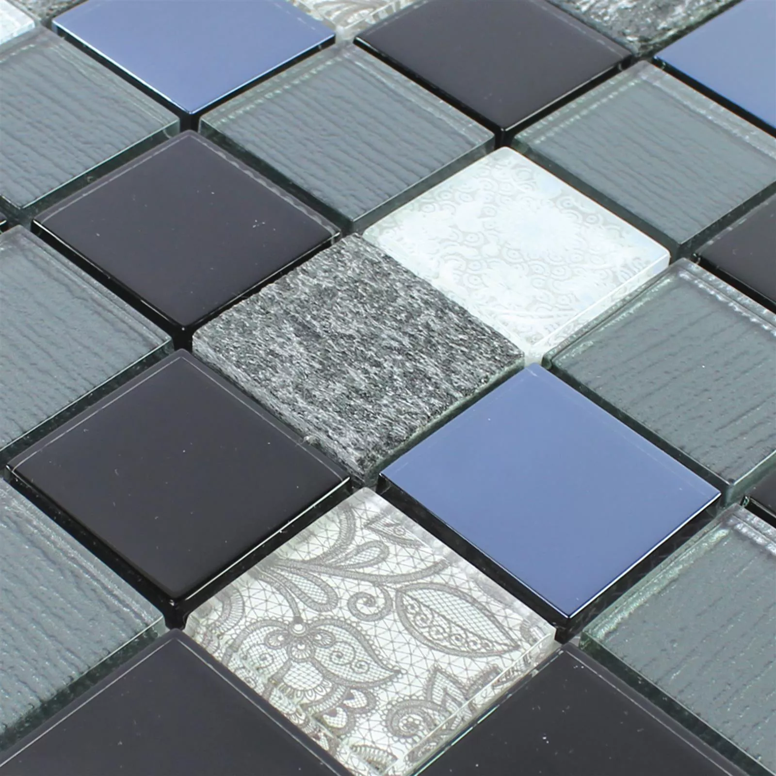 Vzorek Mozaika Ze Skla A Přírodního Kamene Triopetra Černá Šedá Bílá