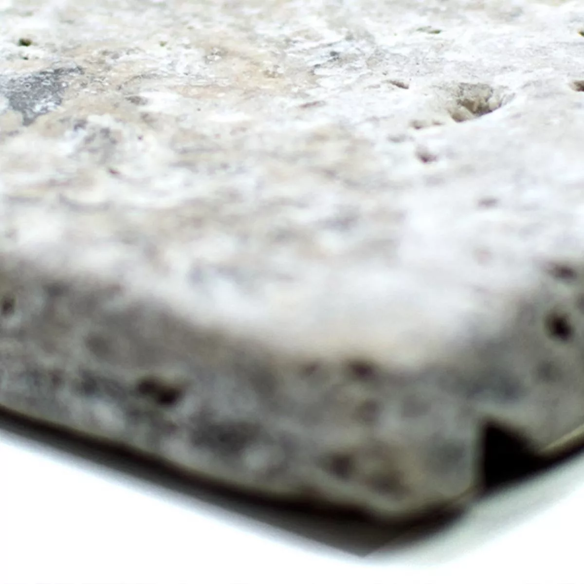 Vzorek Dlaždice Z Přírodního Kamene Z Travertinu. Nestor Stříbrná 30,5x30,5cm